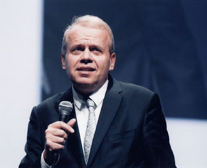Jean-Pierre Petit, économiste stratégiste Jean-Pierre Petit, économiste stratégiste